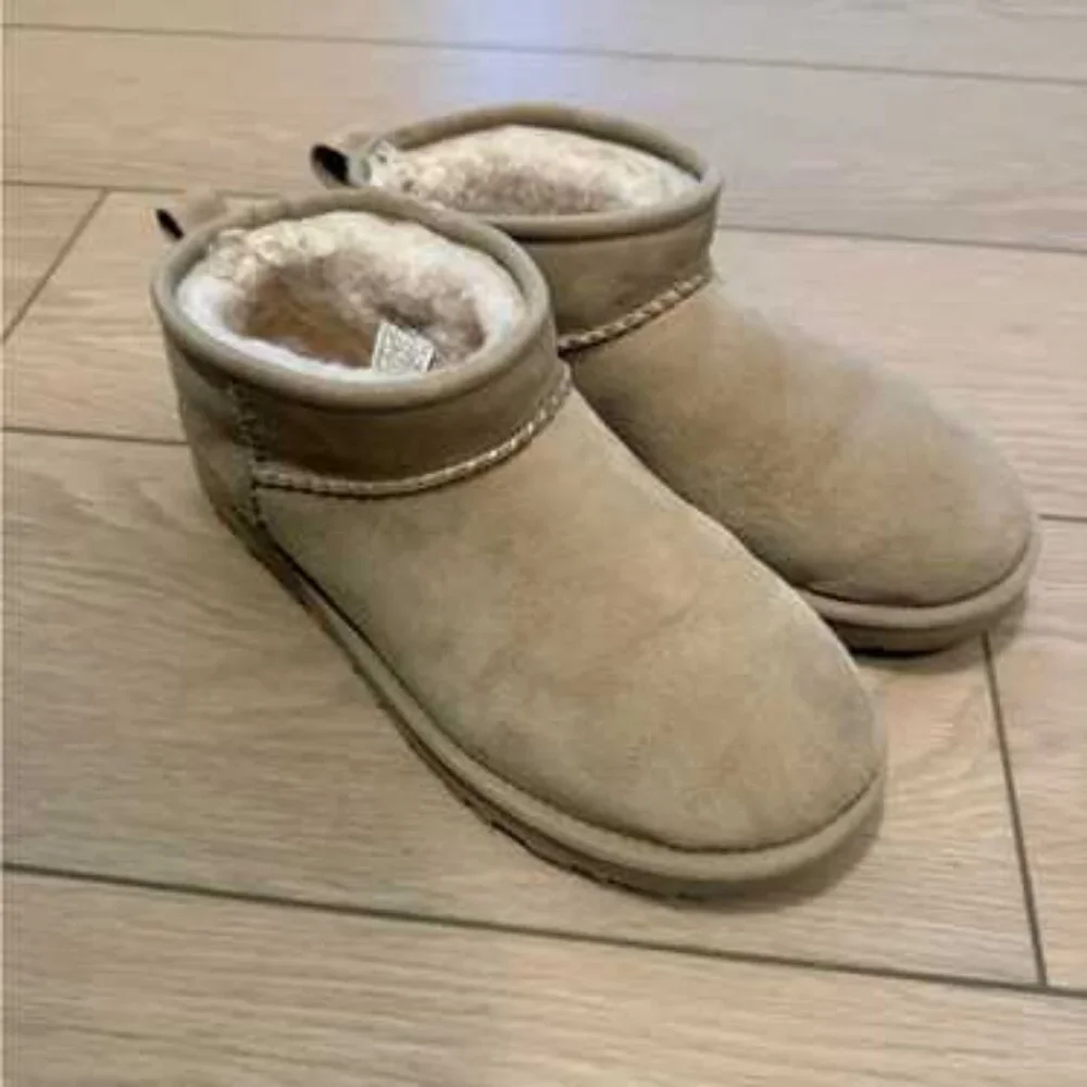 UGG X MADHAPPY ULTRA MINI PULL ON SIZE 6 BOOTIES - Picture 2 of 5